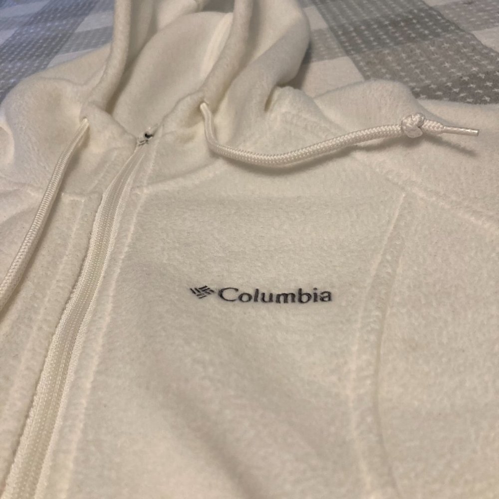 Columbia Polyester Zip-Up - Picture 3 of 10